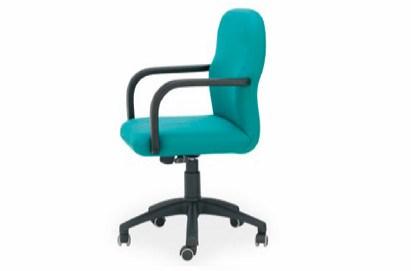 Sillón giratorio direccional con brazos, respaldo alto y bajo. (1)